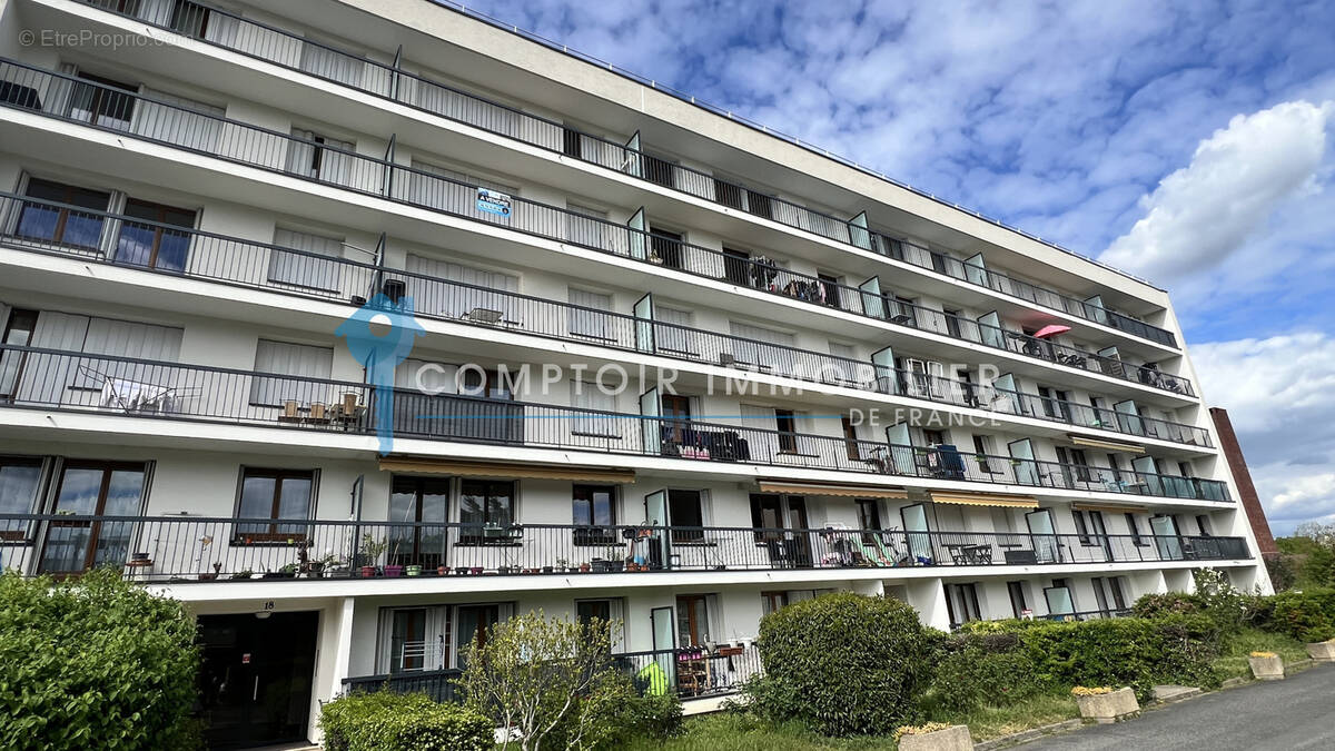 Appartement à CORBEIL-ESSONNES