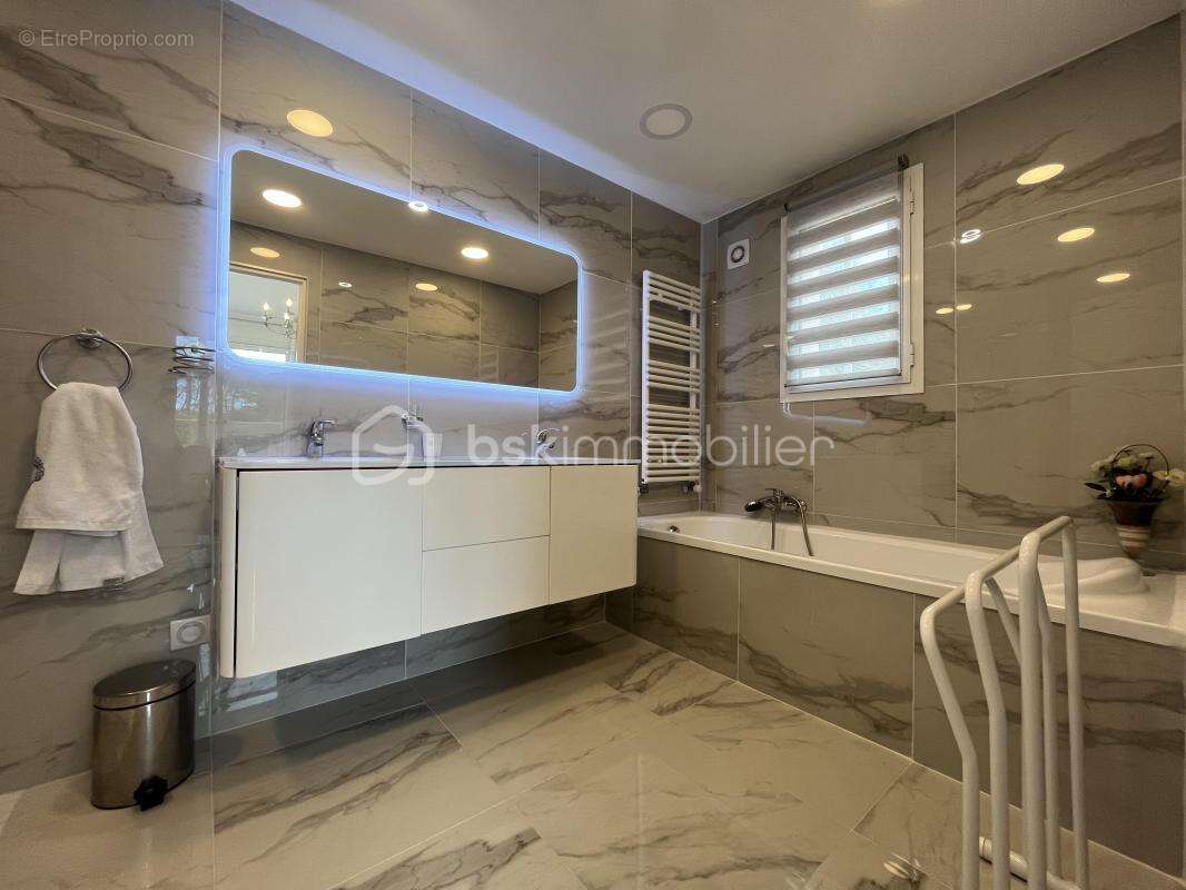 Maison à MOUANS-SARTOUX