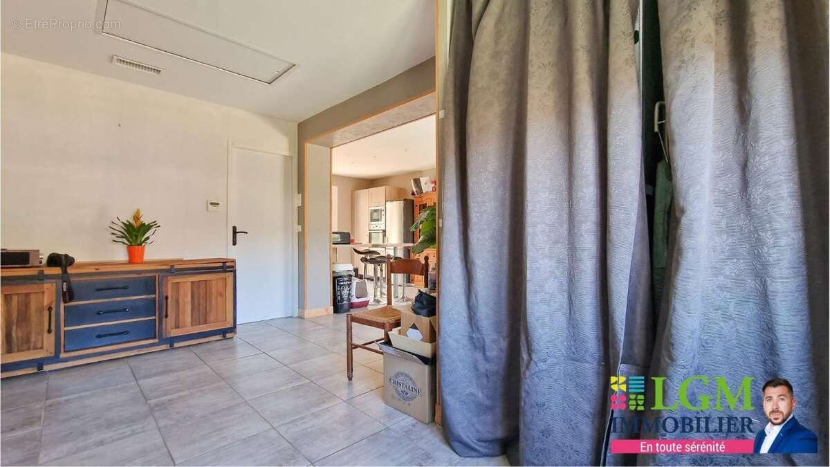 Maison à BELLEGARDE