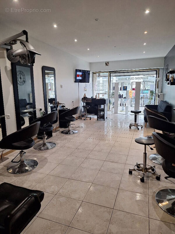 Commerce à LA FERTE-SOUS-JOUARRE