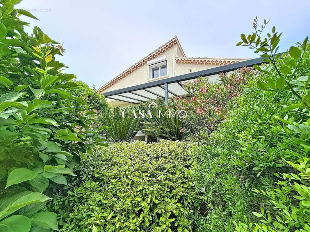 Maison à CARQUEIRANNE