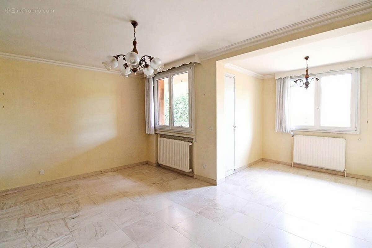 Maison à BRY-SUR-MARNE