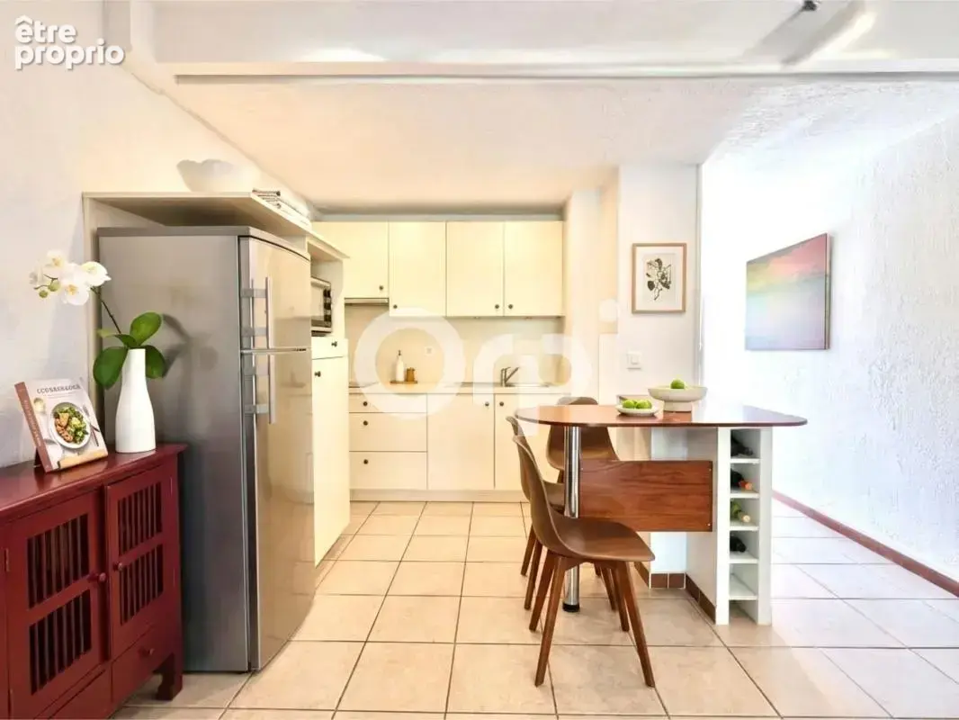 Logement avec terrasse - parking privé et cave - piscine / résidence sécurisée - photo 3