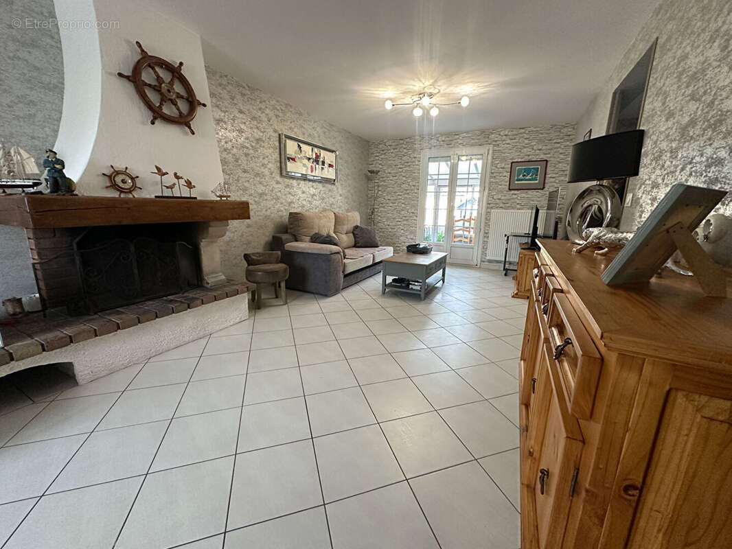 Maison à ARS-SUR-MOSELLE