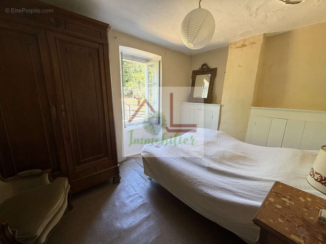 Maison de village de 170 m2 - photo 6