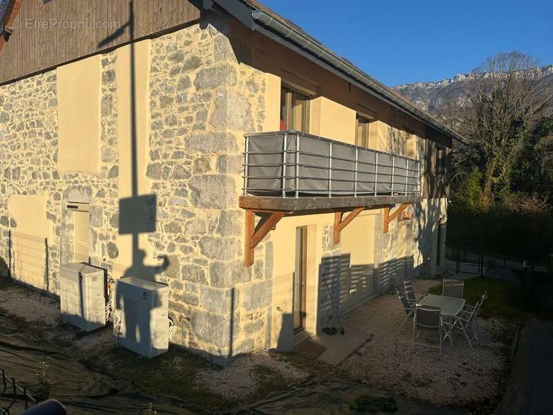 Appartement à SONNAZ