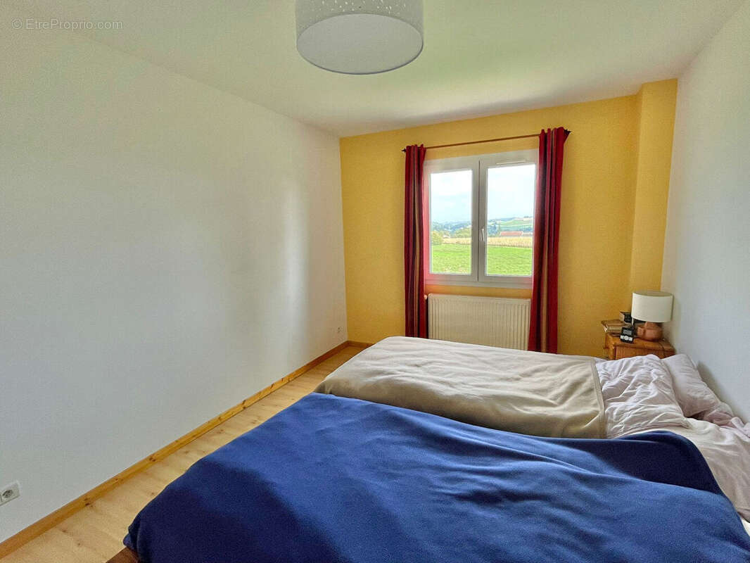 Maison à LES EPARRES