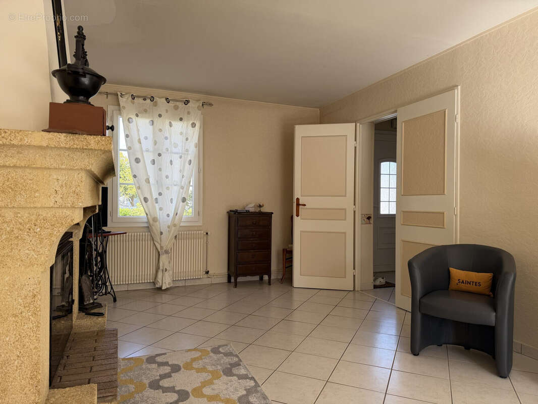 Maison à SAINTES