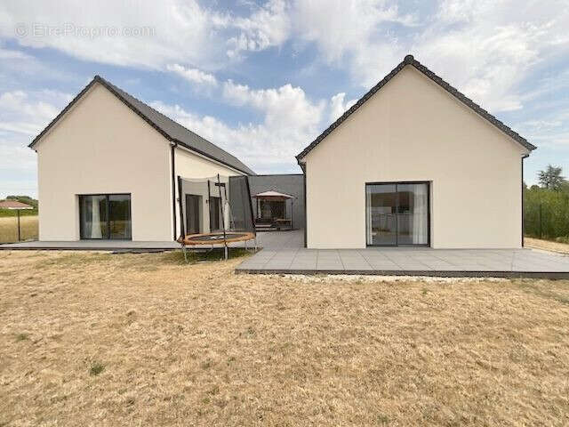 Maison 195 m² à Sainte-Maure  - photo 3
