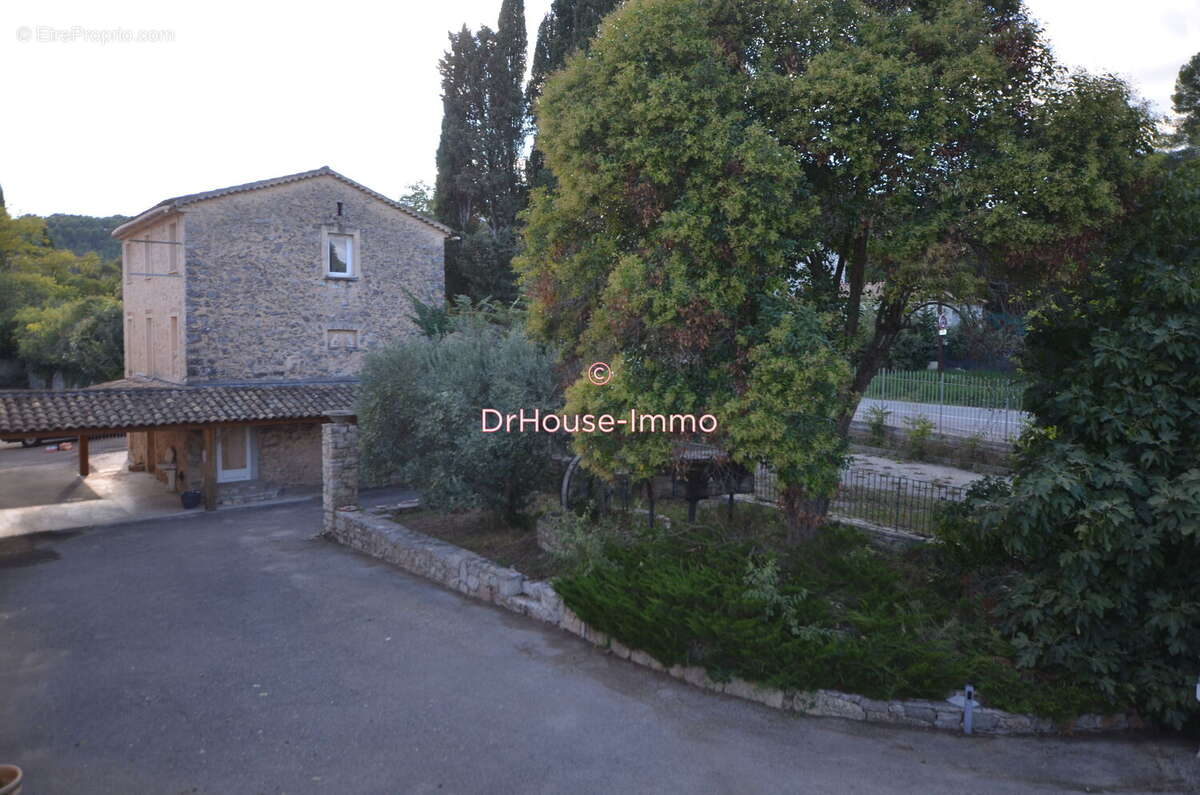 Commerce à DRAGUIGNAN