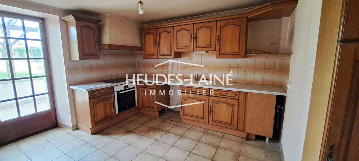 Maison à SAINT-HILAIRE-DU-HARCOUET