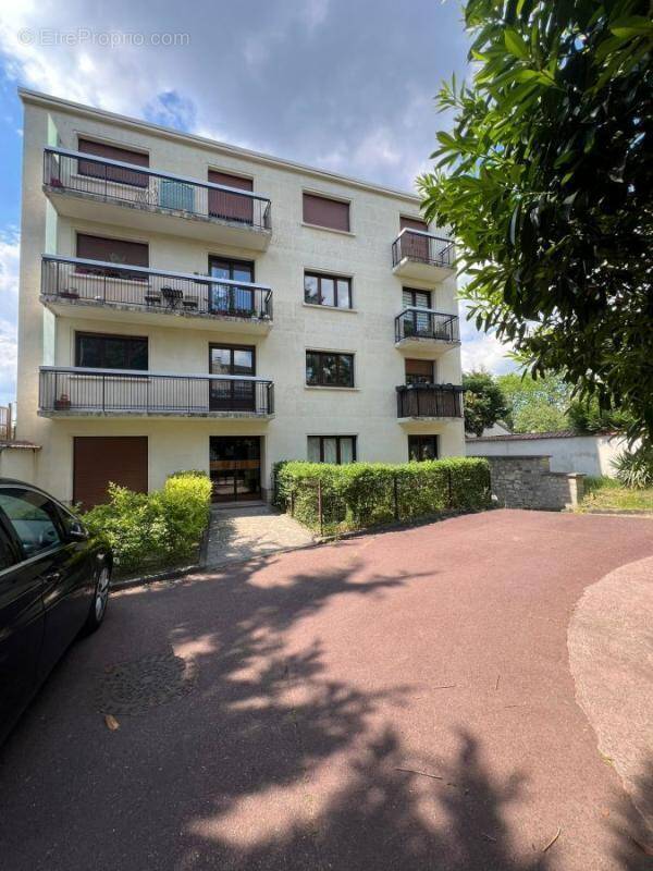 Appartement à SAINT-MAUR-DES-FOSSES