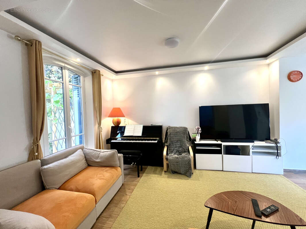 Maison à SARTROUVILLE