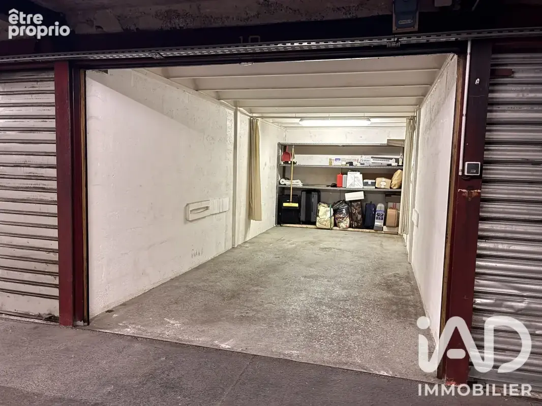Photo 1 - Parking à LYON-6E