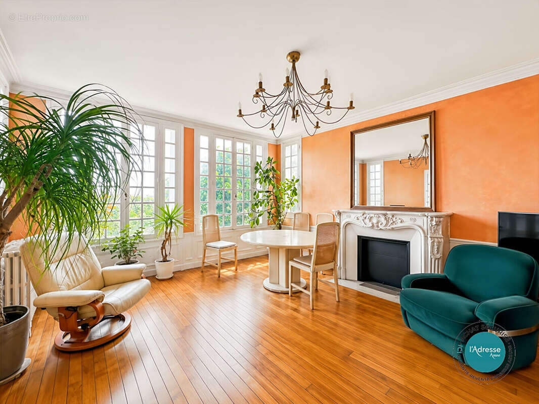Maison à VERT-LE-PETIT