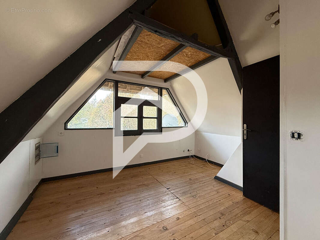 Maison à CENEVIERES