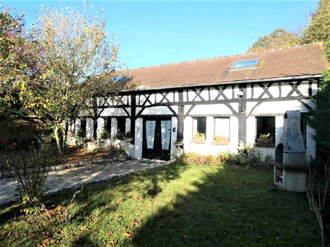 Maison à MARCILLY-LA-CAMPAGNE