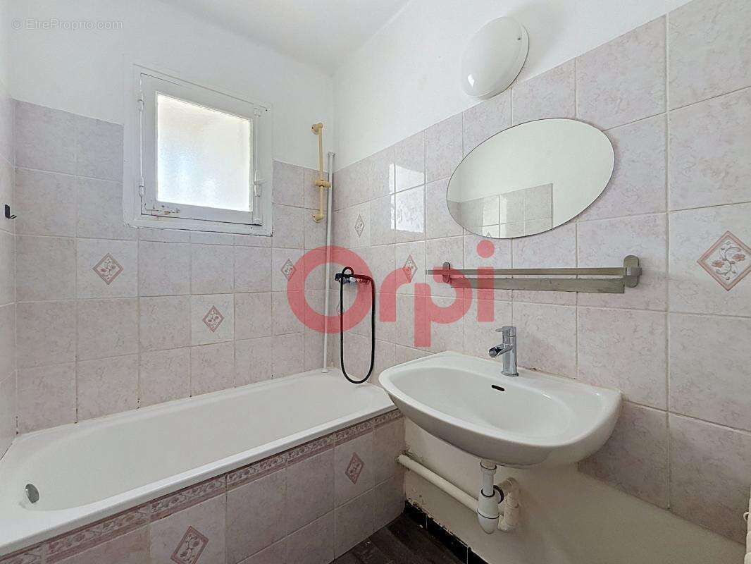 Appartement À Vendre Faux T4 - Six Fours Les Plages - 1er étage - photo 8