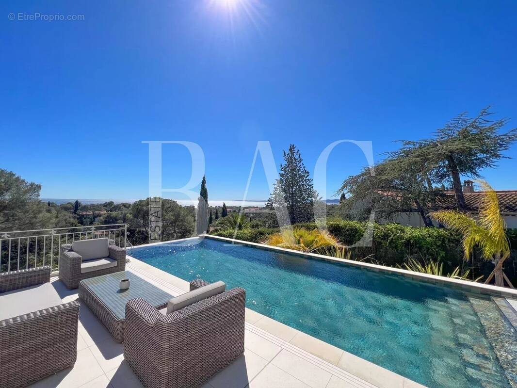 Maison à SAINT-RAPHAEL