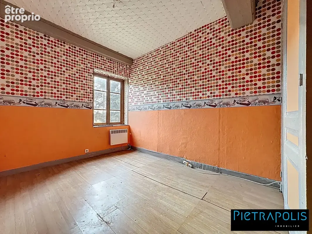 Maison 190 m² à Saint-Genis-Laval  - photo 8