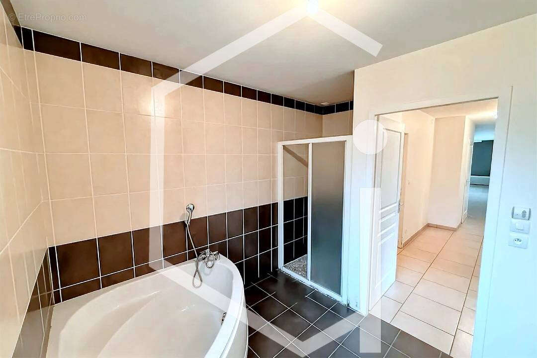 Maison à VARENNES-VAUZELLES