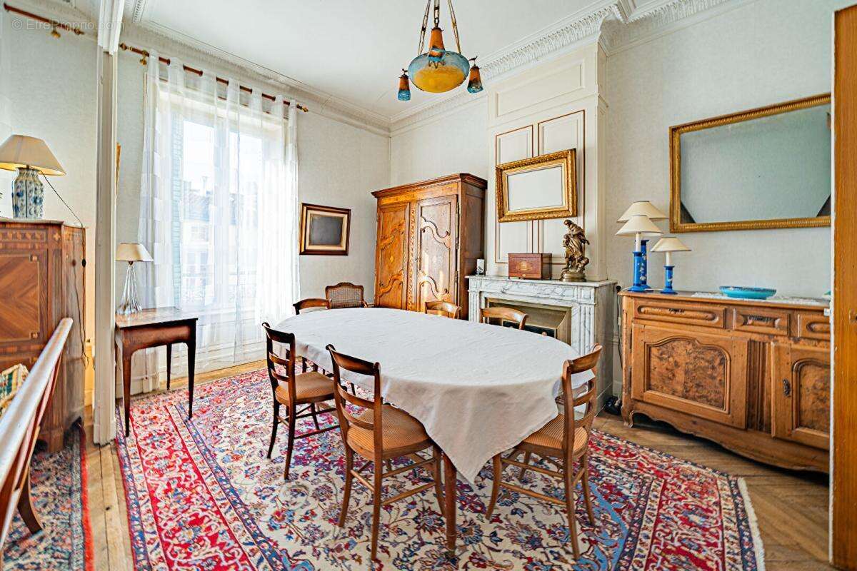 Maison à CALUIRE-ET-CUIRE