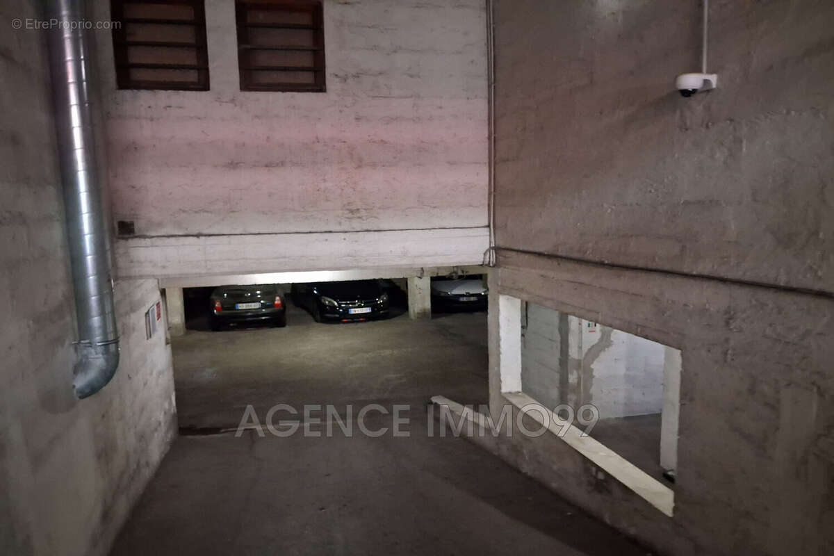 Parking à CANNES