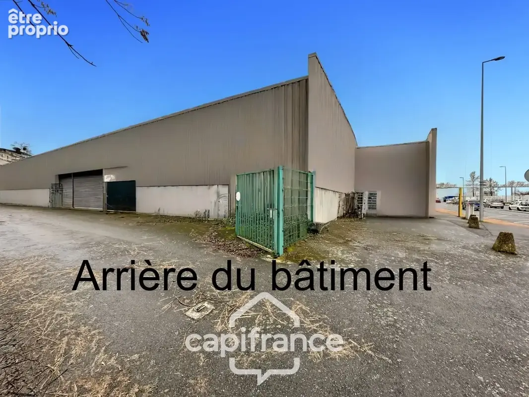 Local/bureau à vendre MONTLUCON (03) Local commercial de 835 m2 situé dans une zone commerciale à proximité de grandes enseignes - photo 2