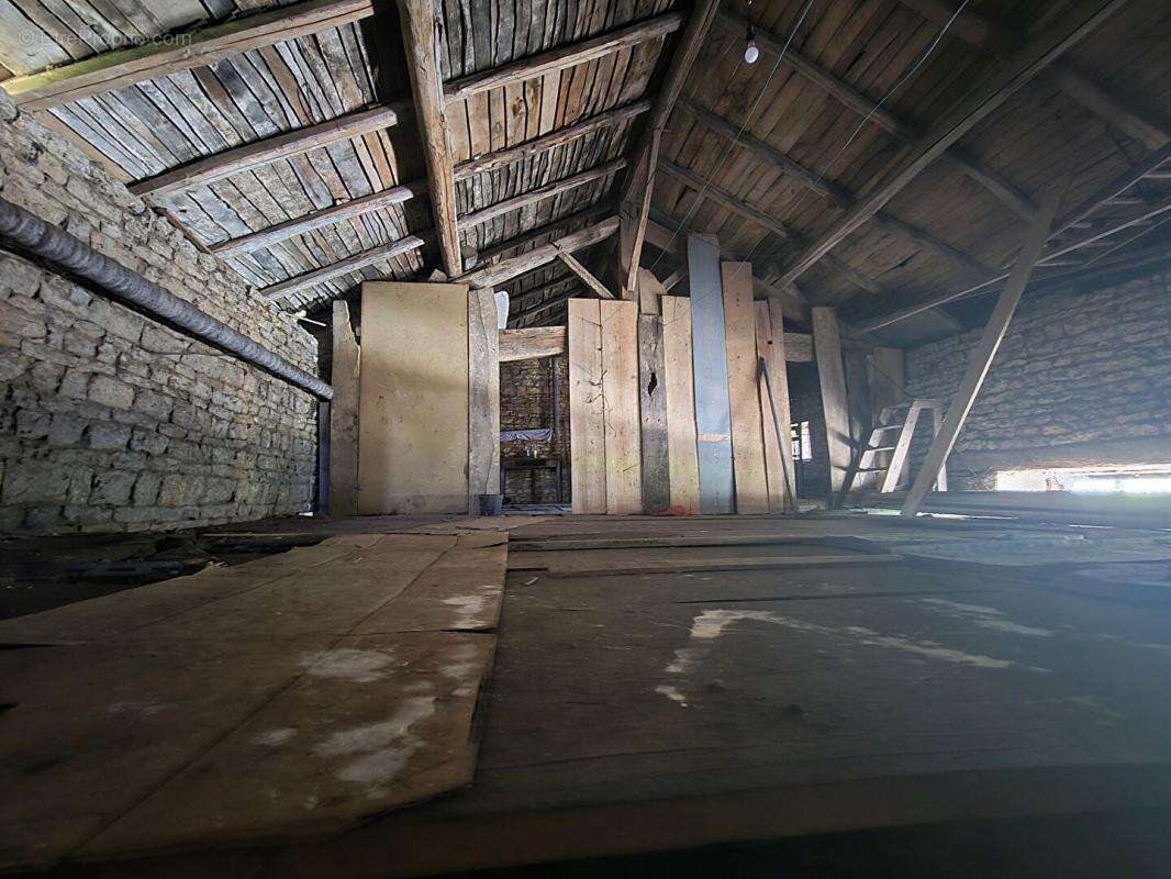Maison de 92 m 2  à Blanzay, 3 chambres , garage, jardin, atelier - photo 14