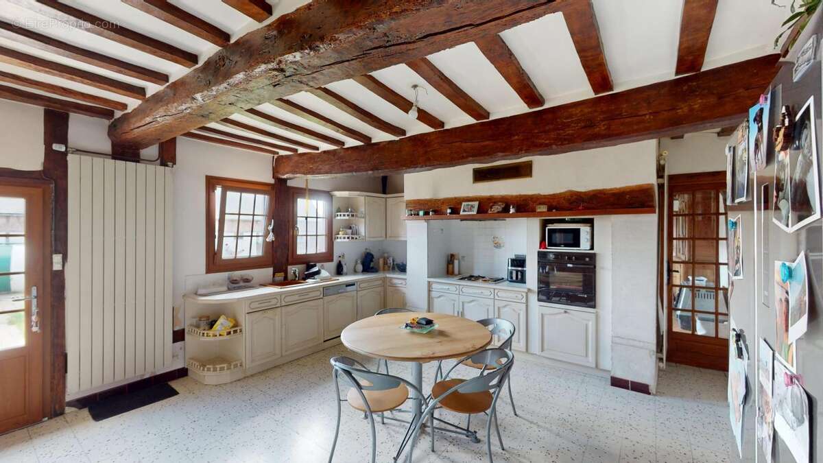 Maison à ESCLAVELLES