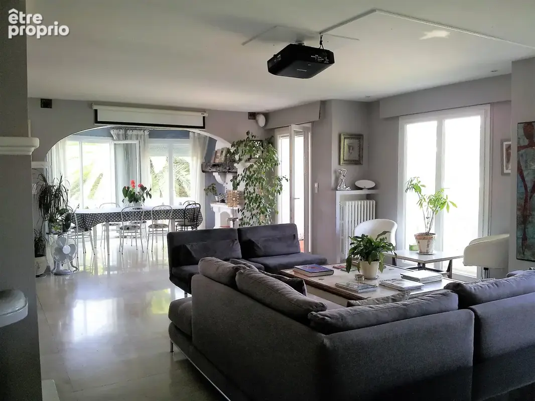 Propriete vence vue degagee collines piscine - photo 9
