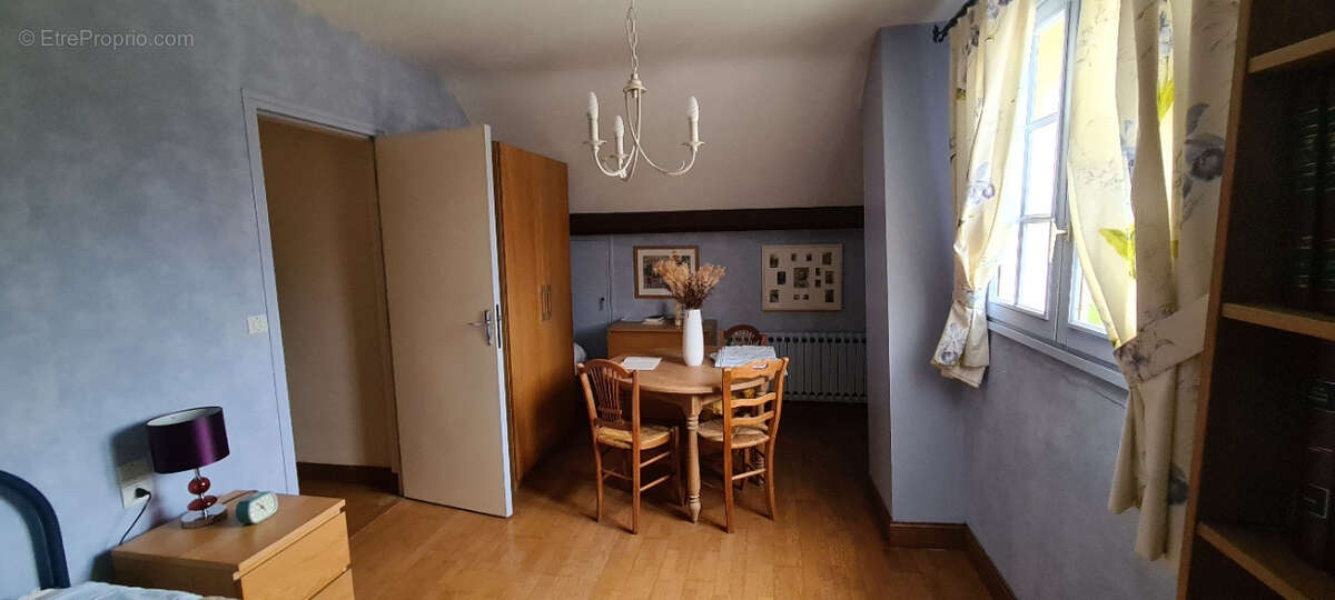 Maison à PONTS-ET-MARAIS