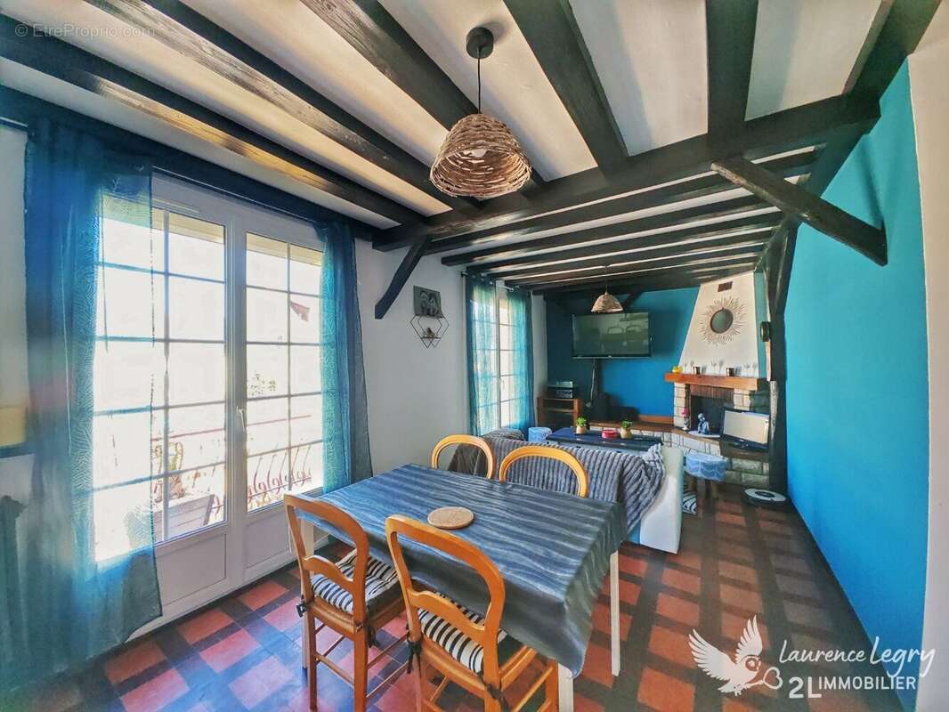 Maison familiale de 157 m² à Parigné-l'Évêque  DPE B - photo 5