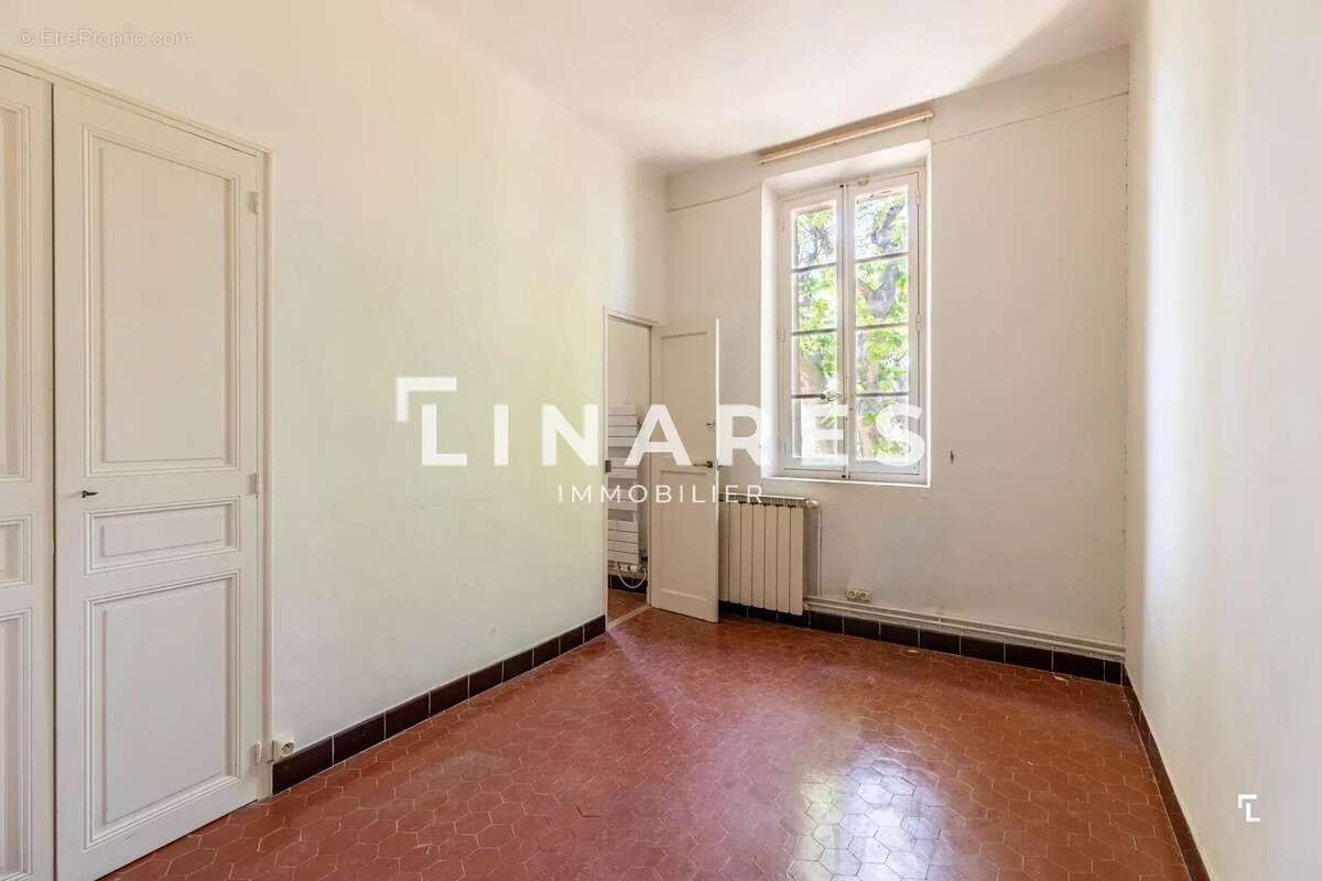 MAS DES PLATANES - Maison provençale à rénover de 263m2 - Terrain 2316m2 - Ventabren - photo 24