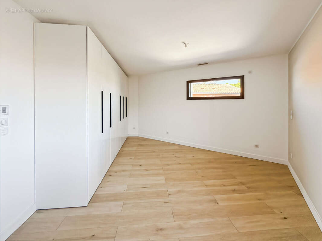 Maison à VILLENAVE-D'ORNON