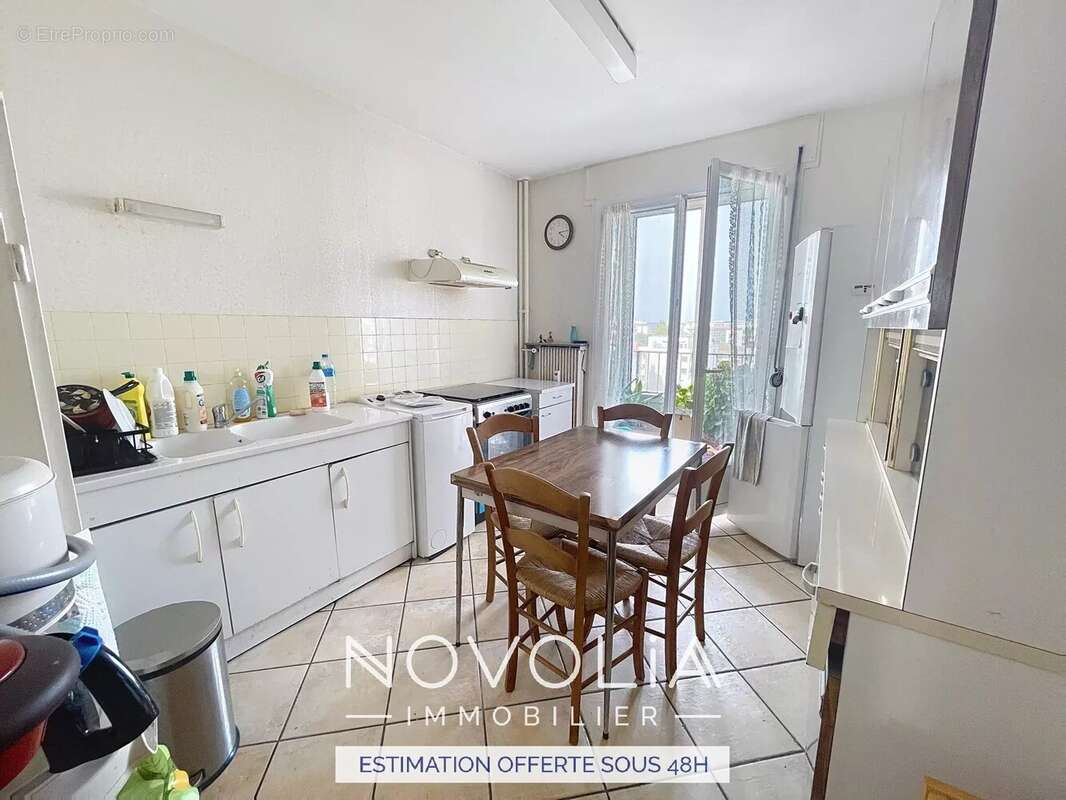 Appartement à LYON-8E