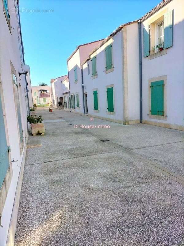 Appartement à SAINT-MARTIN-DE-RE