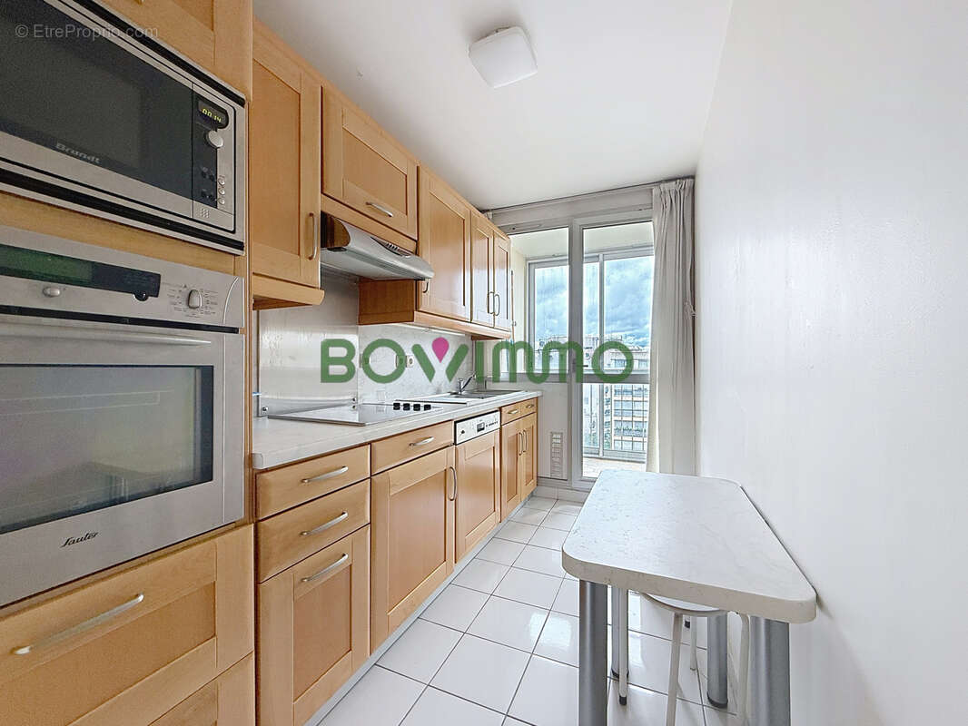 Appartement à PARIS-19E