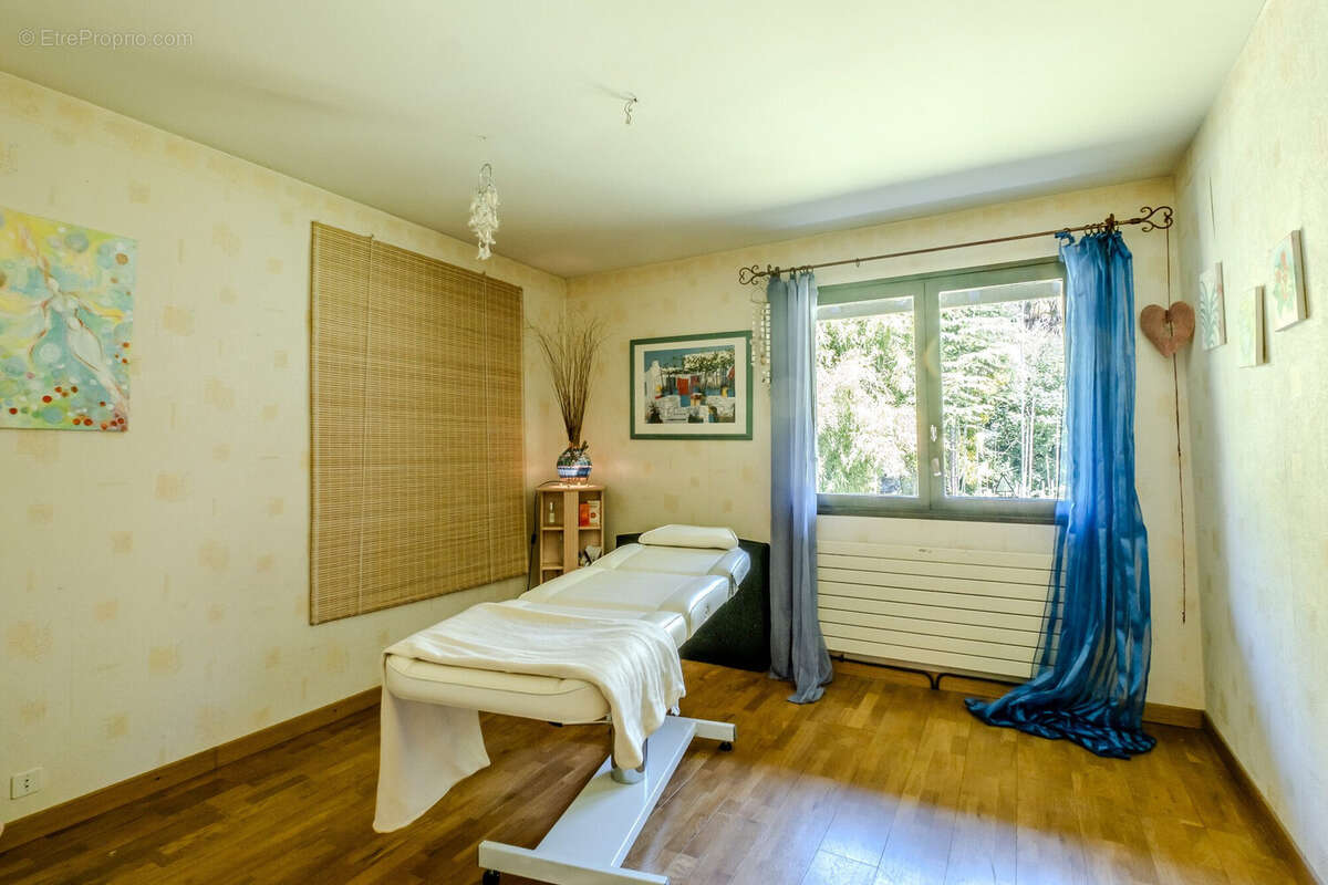 Maison à VETRAZ-MONTHOUX