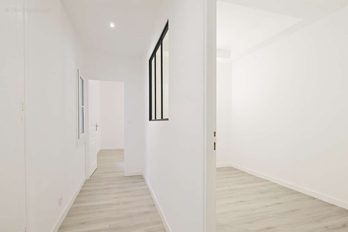 Appartement à SOLLIES-PONT