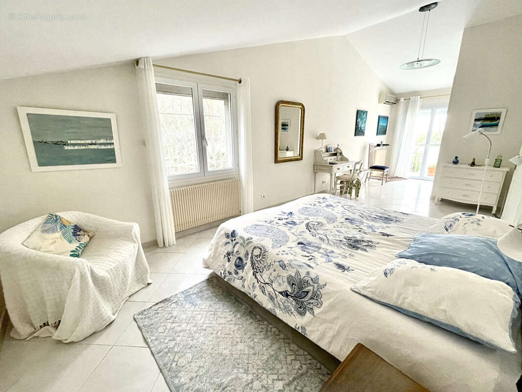 Maison de 183m² sur un terrain de 1611m² , piscine - photo 8