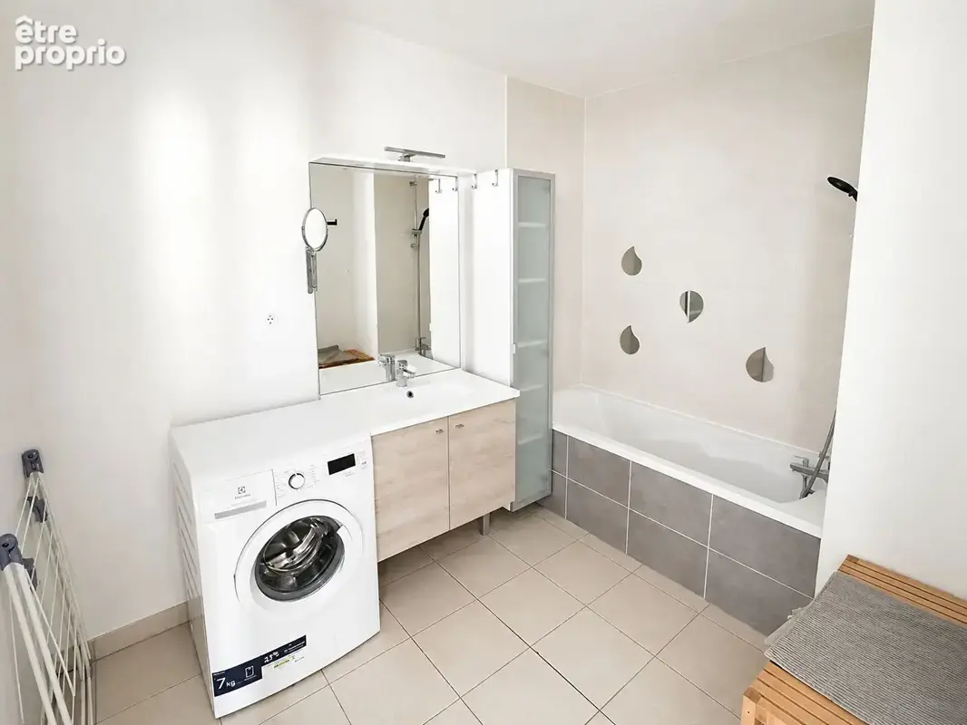 VILLEURBANNE - T3 de 68,24 m² avec balcon et garage - photo 6