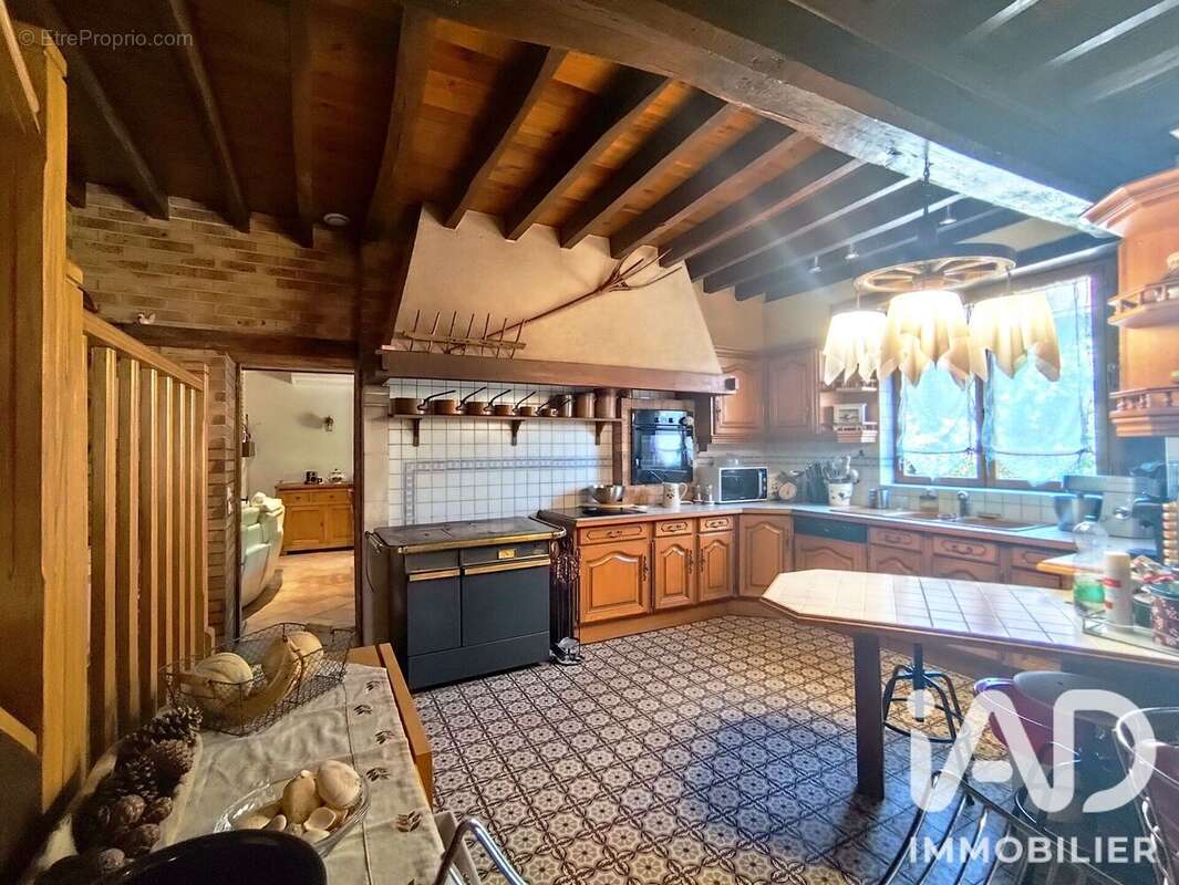 Maison 228 m² à Semoine  - photo 4