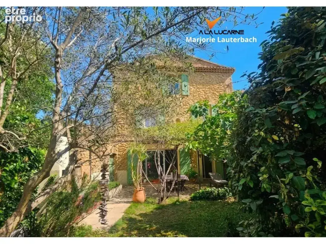 Maison 5 pièces 122 m² à vendre à Grans (13450) - photo 12
