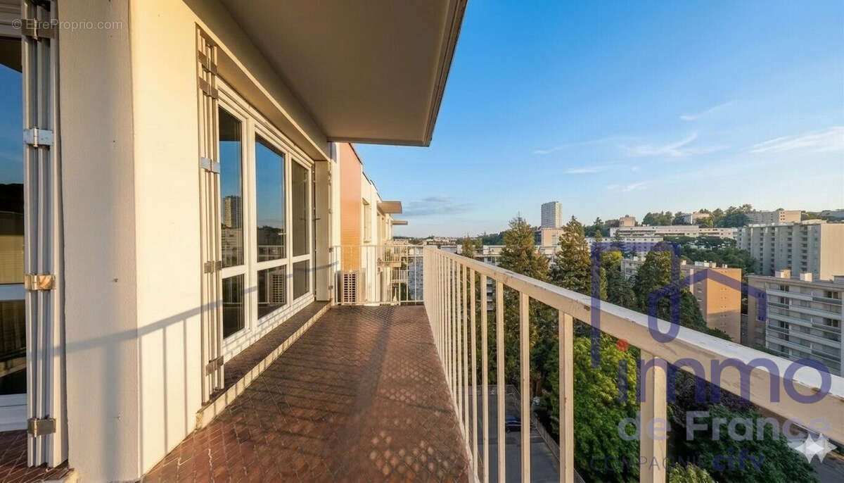 Appartement à SAINT-ETIENNE