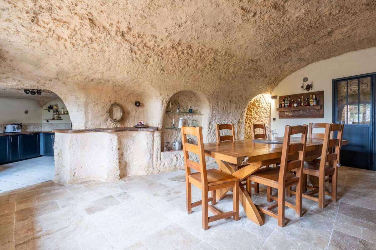 Aperçu de la cuisine depuis la sam - Maison à SAINT-ETIENNE-DE-CHIGNY