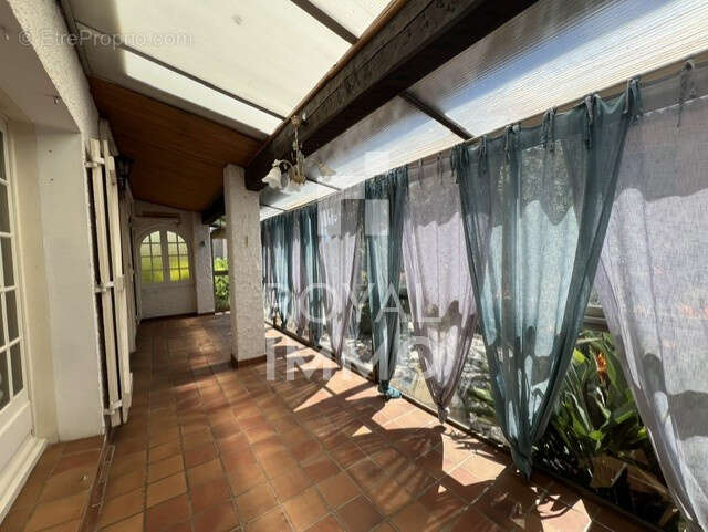 Six-fours-les-plages - villa de plain-pied - garage - photo 7