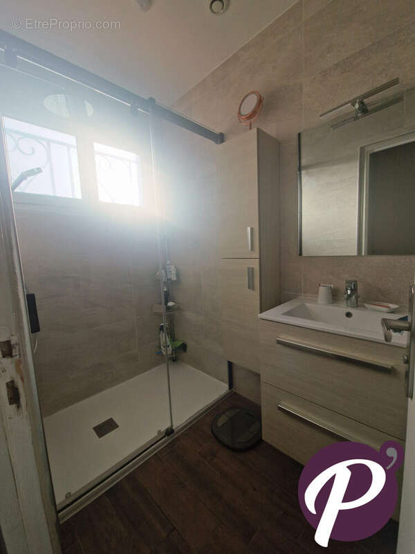 Maison à COUZE-ET-SAINT-FRONT