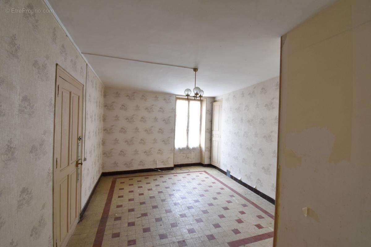 Maison à COSNE-COURS-SUR-LOIRE