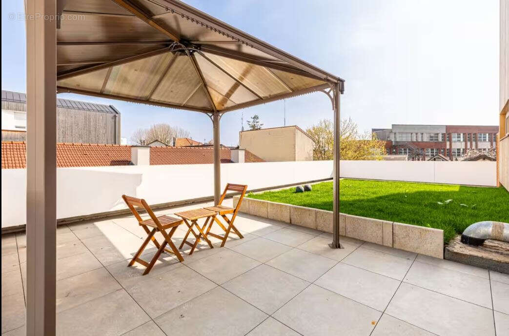Duplex de 85m²  4 pièces + terrasse de 76m² 93230 ROMAINVILLE - photo 2